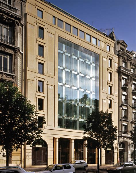 christian dior milano headquarter